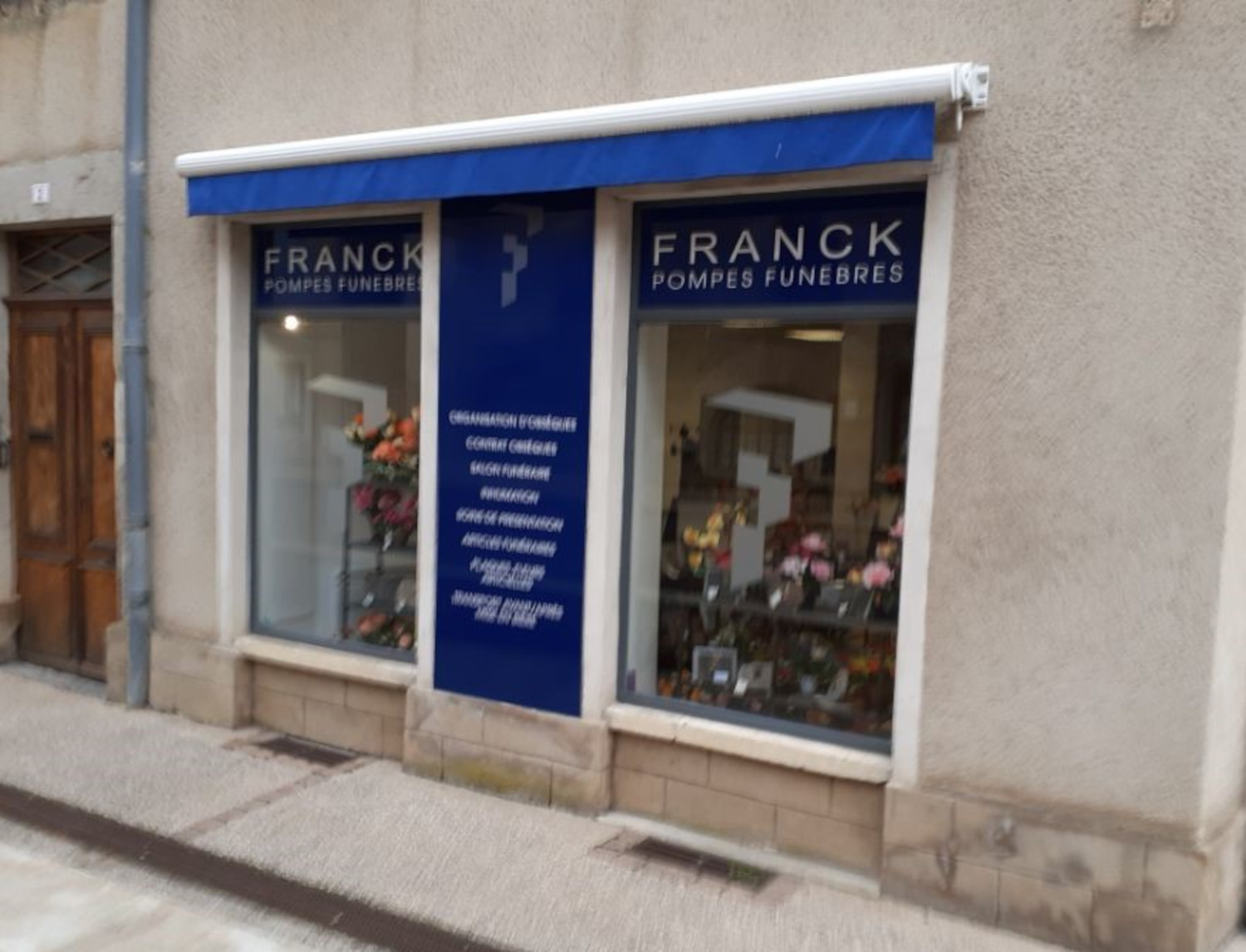 Extérieur de l'agence Pompes funèbres Franck à Couches